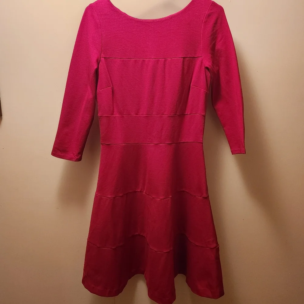 Banana Republic • seamed ponte flare-and-fit dress - Picture 4 of 10